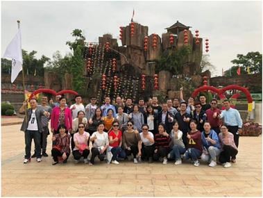 信心凝聚团队，责任成就梦想